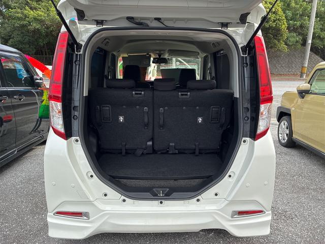 ルーミー カスタムＧ　両側パワースライドドア　スマートアシスト　両側シートヒーター　アイドリングストップ　ステアリングスイッチ　純正ナビ　ＴＶ　バックモニター　Ｂｌｕｅｔｏｏｔｈ　ドライブレコーダー　ＥＴＣ（11枚目）