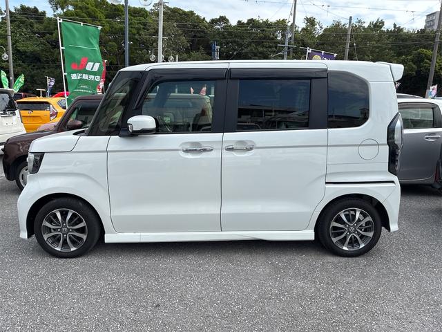 エンジンオイルは車の血液です、半年に一度はサラサラなオイル交換♪安心のカーライフをお届けします！！