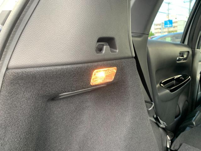 荷室ライト付き