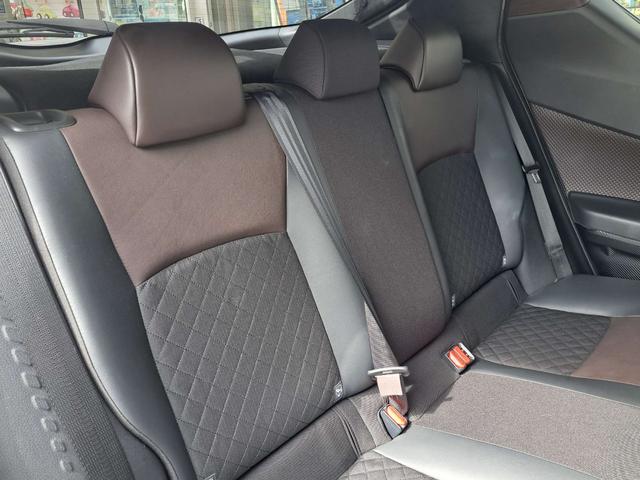 後席もゆったりとした空間