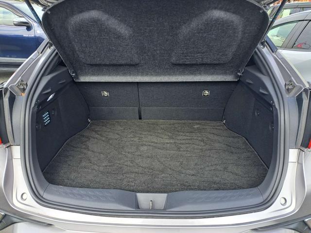 荷室も広々でお出かけにも最適!