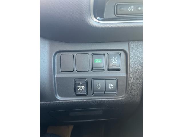 両側パワースライドドア