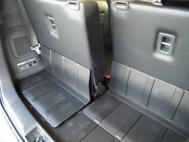 リヤシートの可動でラゲッジフロアの広さを調節可能