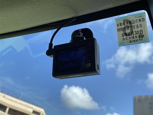 【　ドライブレコーダー　】運転中の記録を残します。事故などを起こした起こされた時の証拠を残します。