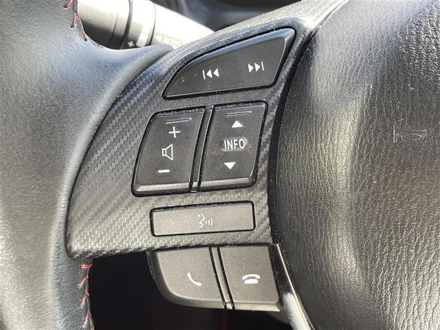 アクセラ １５Ｓ　純正ナビ（ＡＭ／ＦＭ）　ＥＴＣ　ＵＳＢ充電ポート　スペアキー　アイドリングストップ　横滑り防止機能　シートカバー　ＬＥＤヘッドライト　　純正アルミホイール　パワーステアリング　パワーウィンドウ（9枚目）