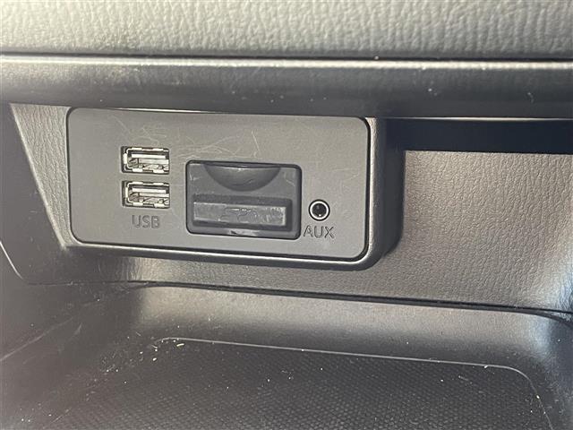 アクセラ １５Ｓ　純正ナビ（ＡＭ／ＦＭ）　ＥＴＣ　ＵＳＢ充電ポート　スペアキー　アイドリングストップ　横滑り防止機能　シートカバー　ＬＥＤヘッドライト　　純正アルミホイール　パワーステアリング　パワーウィンドウ（16枚目）