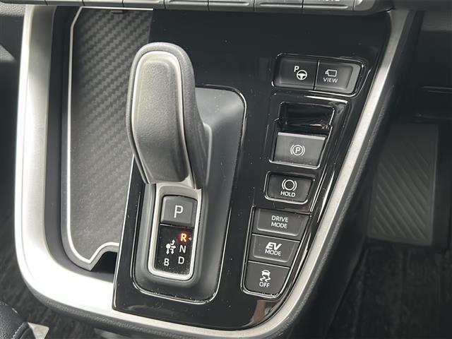 店頭在庫以外にも全国約４万台※の在庫から、ぴったりな１台をご提案します！※２０２３年１０月現在の在庫台数です。売約済の可能性があります。