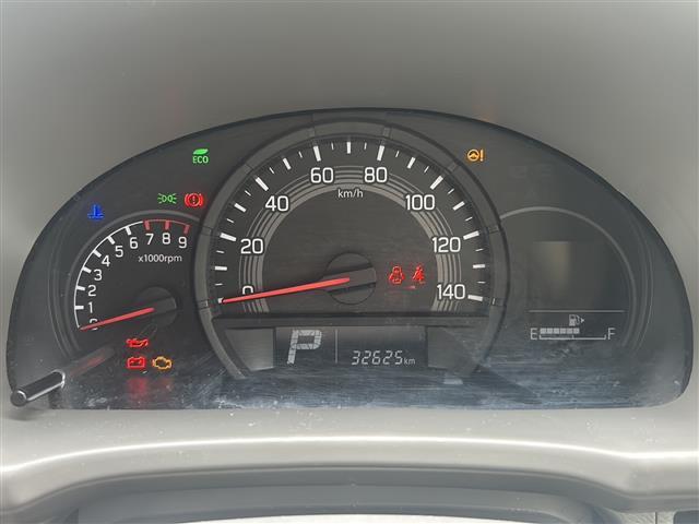 エブリイ ＰＣ　禁煙車　社外オーディオＡＭ／ＦＭ／ＣＤ　両側スライドドア　衝突軽減システム　オートライト　パーキングアシスト　レーンキープアシスト　横滑り防止装置　リモコンキー　パワーウィンドウ　　ＵＳＢ入力端子（7枚目）