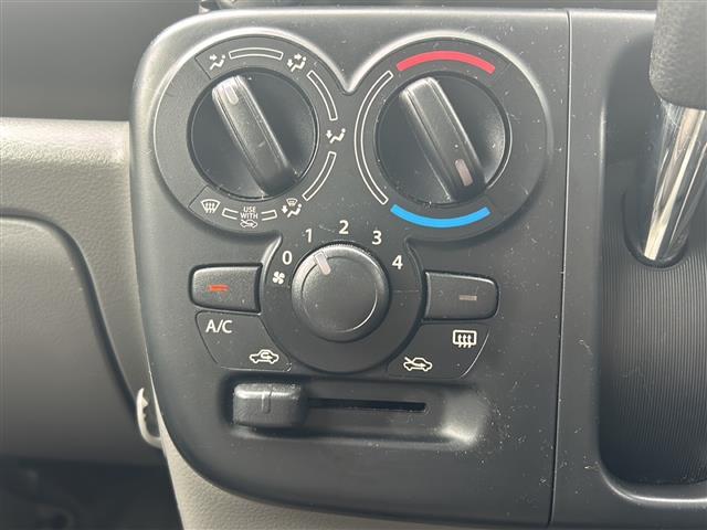 エブリイ ＰＣ　禁煙車　社外オーディオＡＭ／ＦＭ／ＣＤ　両側スライドドア　衝突軽減システム　オートライト　パーキングアシスト　レーンキープアシスト　横滑り防止装置　リモコンキー　パワーウィンドウ　　ＵＳＢ入力端子（9枚目）