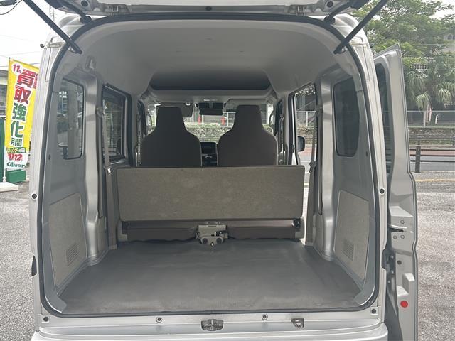 エブリイ ＰＣ　禁煙車　社外オーディオＡＭ／ＦＭ／ＣＤ　両側スライドドア　衝突軽減システム　オートライト　パーキングアシスト　レーンキープアシスト　横滑り防止装置　リモコンキー　パワーウィンドウ　　ＵＳＢ入力端子（24枚目）