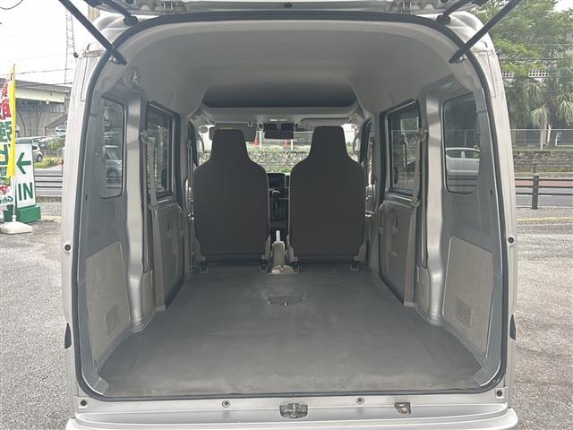 エブリイ ＰＣ　禁煙車　社外オーディオＡＭ／ＦＭ／ＣＤ　両側スライドドア　衝突軽減システム　オートライト　パーキングアシスト　レーンキープアシスト　横滑り防止装置　リモコンキー　パワーウィンドウ　　ＵＳＢ入力端子（25枚目）