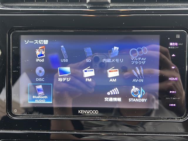 プリウス Sセーフティプラス 禁煙車 ナビ AM/FM/CD/DVD/BT バックモニター フルセグTV コーナーセンサー レーンキープアシスト クルーズコントロール 衝突軽減システム オートライト 純正フロアマット ETC(3枚目)