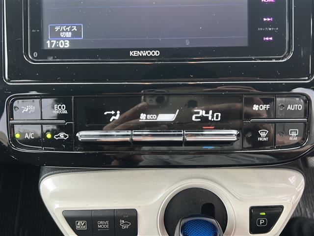 プリウス Sセーフティプラス 禁煙車 ナビ AM/FM/CD/DVD/BT バックモニター フルセグTV コーナーセンサー レーンキープアシスト クルーズコントロール 衝突軽減システム オートライト 純正フロアマット ETC(7枚目)