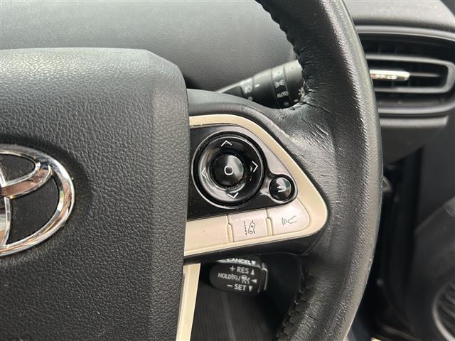 プリウス Sセーフティプラス 禁煙車 ナビ AM/FM/CD/DVD/BT バックモニター フルセグTV コーナーセンサー レーンキープアシスト クルーズコントロール 衝突軽減システム オートライト 純正フロアマット ETC(17枚目)