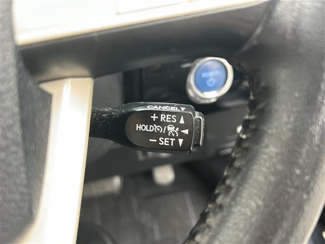 プリウス Sセーフティプラス 禁煙車 ナビ AM/FM/CD/DVD/BT バックモニター フルセグTV コーナーセンサー レーンキープアシスト クルーズコントロール 衝突軽減システム オートライト 純正フロアマット ETC(18枚目)