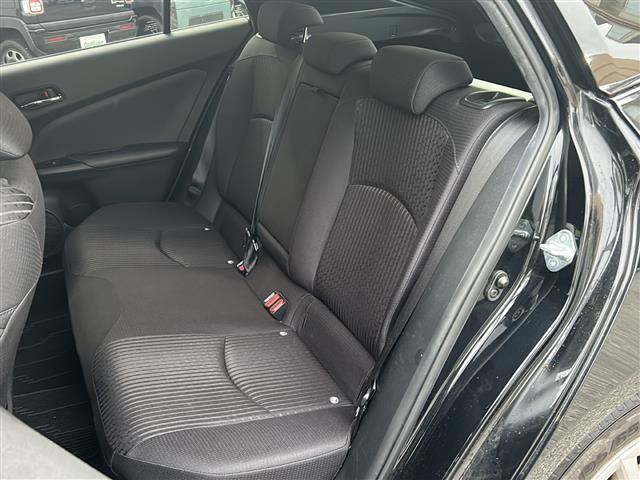 プリウス Sセーフティプラス 禁煙車 ナビ AM/FM/CD/DVD/BT バックモニター フルセグTV コーナーセンサー レーンキープアシスト クルーズコントロール 衝突軽減システム オートライト 純正フロアマット ETC(24枚目)