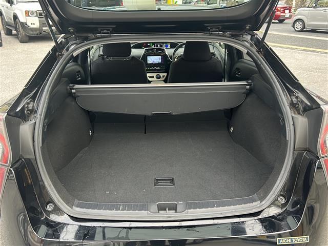 プリウス Sセーフティプラス 禁煙車 ナビ AM/FM/CD/DVD/BT バックモニター フルセグTV コーナーセンサー レーンキープアシスト クルーズコントロール 衝突軽減システム オートライト 純正フロアマット ETC(26枚目)