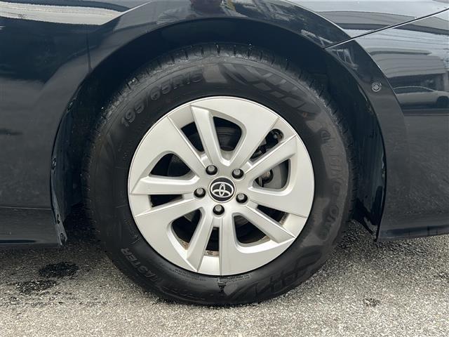 プリウス Sセーフティプラス 禁煙車 ナビ AM/FM/CD/DVD/BT バックモニター フルセグTV コーナーセンサー レーンキープアシスト クルーズコントロール 衝突軽減システム オートライト 純正フロアマット ETC(33枚目)