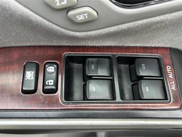 ＳＡＩ Ｇ　禁煙車　純正ナビ　ＡＭ／ＦＭ／ＣＤ／ＤＶＤ　バックモニター　フルセグＴＶ　ＬＥＤヘッドライト　クルーズコントロール　純正１８ＡＷ　純正フロアマット　オートライト　スマートキー（12枚目）