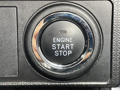 【　スマートキー・プッシュスタート　】鍵を挿さずにポケットに入れたまま鍵の開閉、エンジンの始動まで行えます。 6