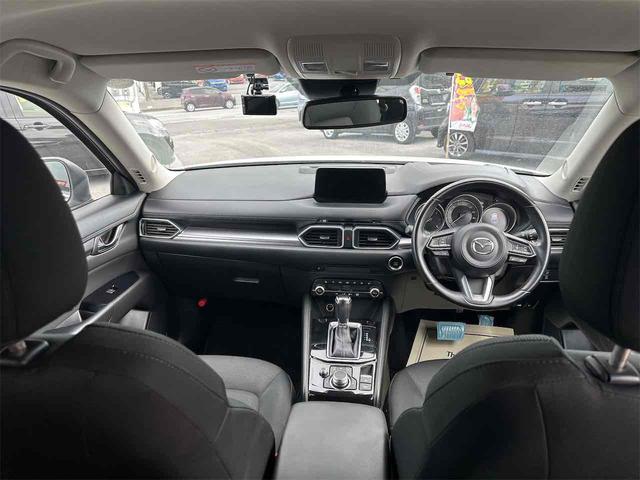 毎回座るフロントシート。運転席は必ず使用する部分ですので、座り心地が重要です！