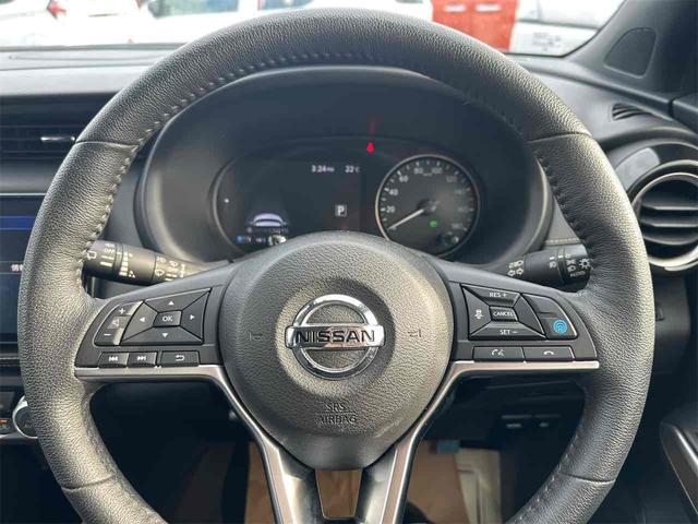 ハンドルの状態が悪いと運転に集中できませんよね。こちらの車、お気軽にお問い合わせください。