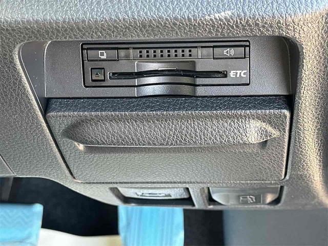 今では必需品のＥＴＣも付いております。高速道路での出入りもスムーズ。渋滞緩和にもなりエコにも繋がります。