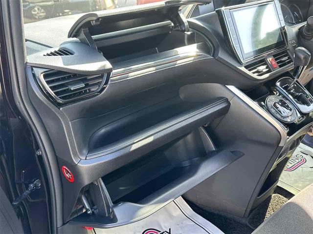 ご覧頂きまして誠に有難うございます！！是非ご来店して頂き、実際にご覧になって頂ければと思います。お客様からのご連絡をスタッフ一同、心よりお待ちしております