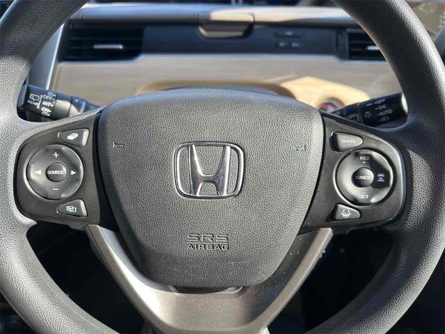 ハンドルの状態が悪いと運転に集中できませんよね。こちらの車、お気軽にお問い合わせください。