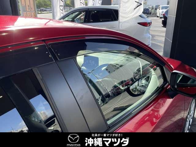 純正アクリルバイザー付き