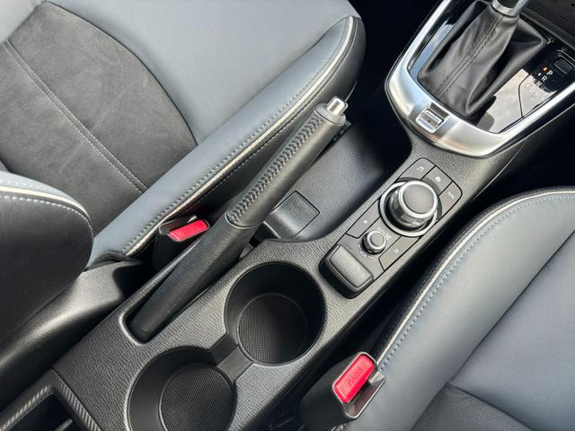 ＭＡＺＤＡ２ １５Ｓ　Ｌパッケージ　［レザーシート／３６０ビューモニター／Ｂｌｕｅｔｏｏｔｈ／Ａｐｐｌｅ　ＣａｒＰｌａｙ／Ａｎｄｒｏｉｄ　Ａｕｔｏ／防錆コート済み／ワンオーナー］（27枚目）