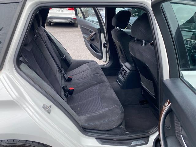 ３シリーズ ３２０ｉツーリング　Ｍスポーツ　Ｍスポーツ　ワンオーナー　アルピンホワイト　インテリジェントセーフティー　純正ＨＤＤナビＢカメラ　パワートランク　１８インチアルミ　コンフォートアクセス　プッシュスタート　キセノンＨＬ（31枚目）