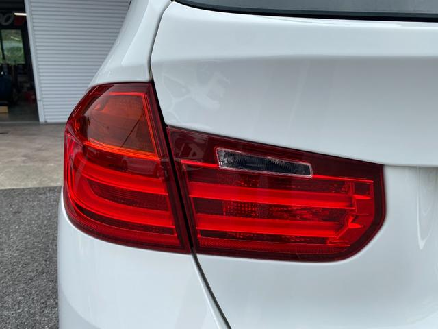 ３シリーズ ３２０ｉツーリング　Ｍスポーツ　Ｍスポーツ　ワンオーナー　アルピンホワイト　インテリジェントセーフティー　純正ＨＤＤナビＢカメラ　パワートランク　１８インチアルミ　コンフォートアクセス　プッシュスタート　キセノンＨＬ（41枚目）