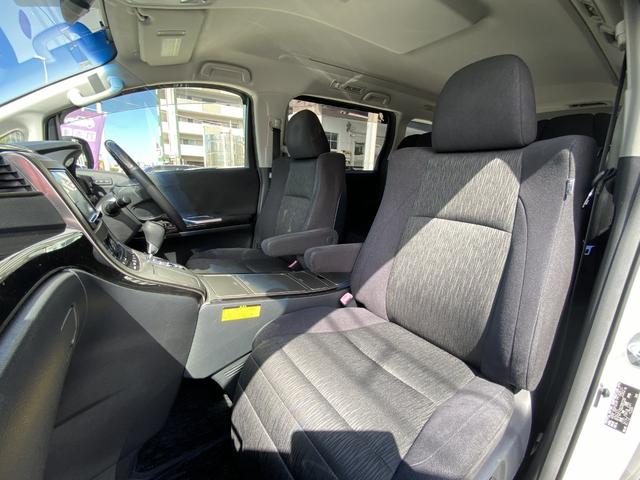 ★大切なパートナーを乗せる助手席も運転席同様広々としております!シートコンディションも良好です!