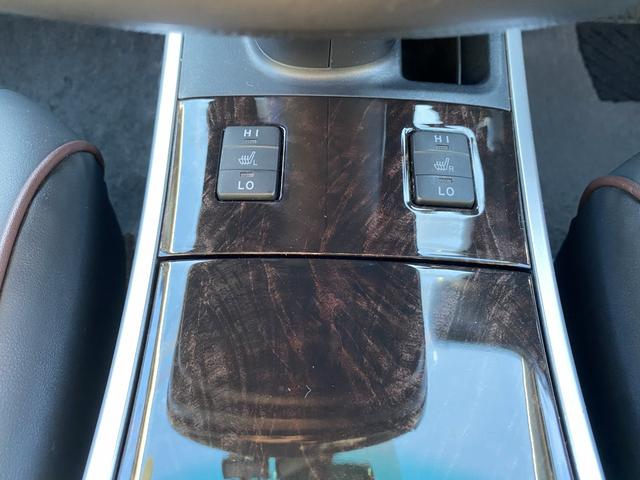 ★シートヒーター装備♪冬も快適なドライブを楽しめます♪