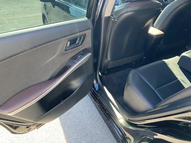 ★ゆったり広々としたリアシートでご家族、ご友人にもお歓び頂けます♪