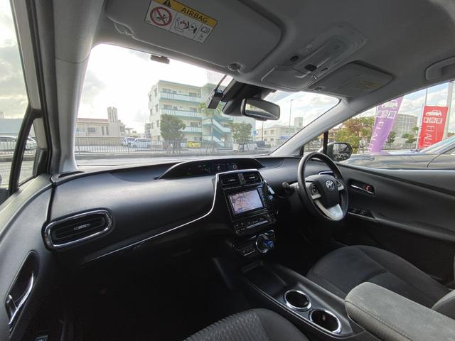 ★助手席側も広々設計で快適なドライブを楽しめます♪