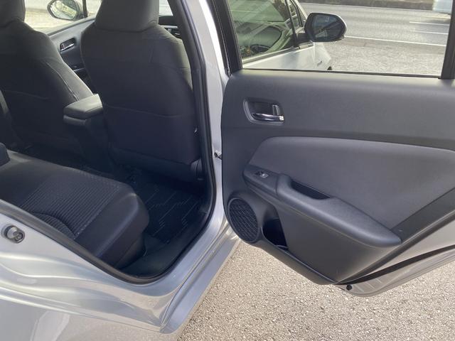 ★狭くなりがちな二列目も足元広々でストレスを感じません！使用感も無く清潔感が保たれております♪