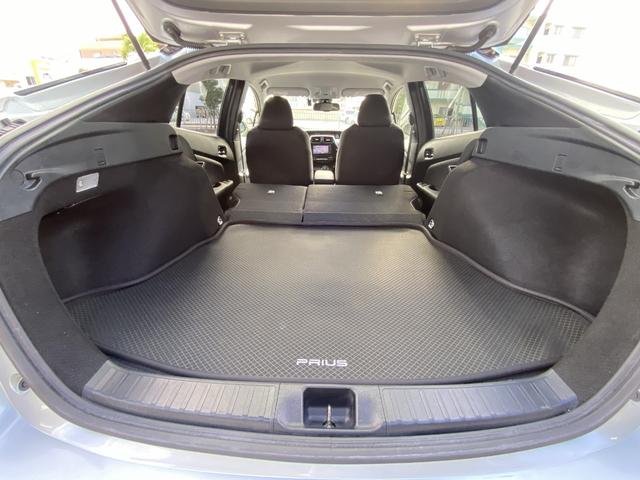 ★セカンドシートを倒せば大きな荷物の積み込みも可能です♪