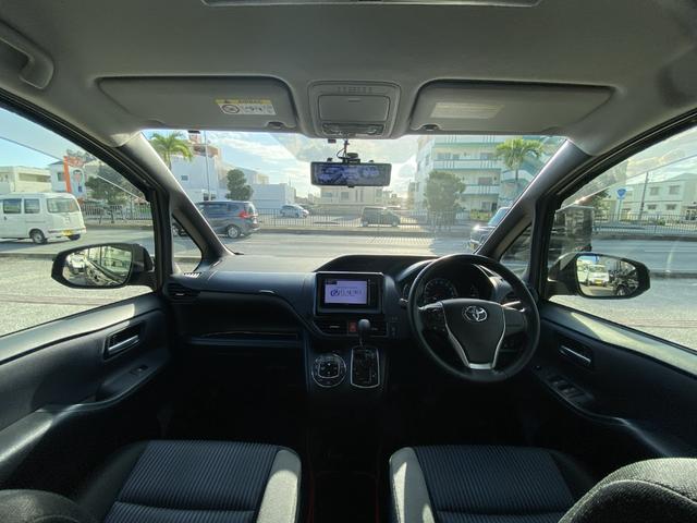 ヴォクシー ＺＳ　社外エアロ　社外１９インチＡＷ　社外マフラー　両側パワースライドドア　ＥＣＬＩＰＳＥナビ　フリップダウンモニター　バックカメラ　ＥＴＣ　ドライブレコーダー　ステアリングリモコン