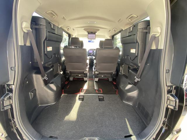 ★サードシートは跳ね上げ可能です♪大きな荷物の積み込みも可能です♪