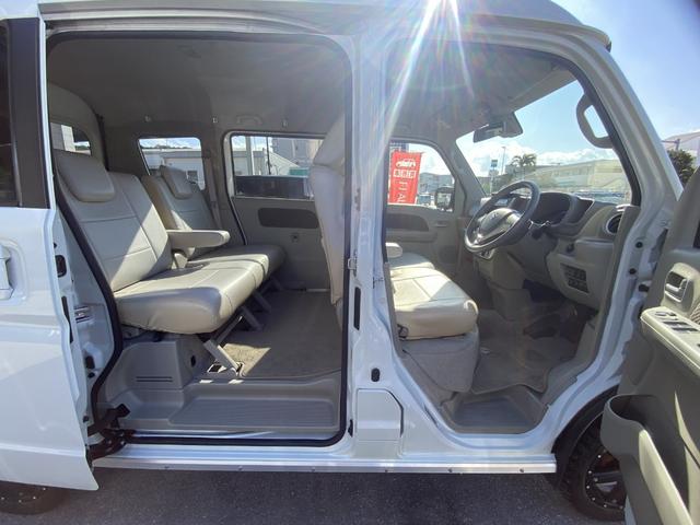 ★乗り降り楽々な両側スライドドア♪