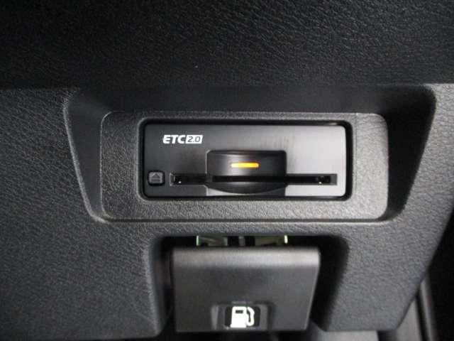 【純正ＥＴＣ２．０車載器】高速道路の料金所もノンストレスでスムーズに通過できるＥＴＣ。スマートなビルトインタイプ！