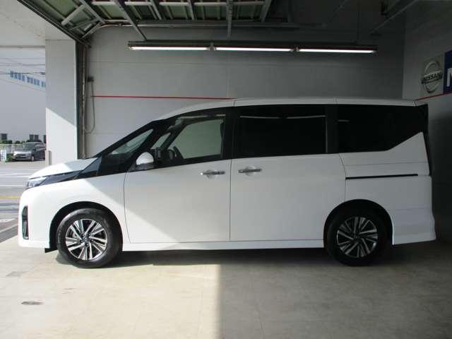 排気量は２０００ｃｃで力強い走り！サイドシルプロテクターのエアロでハイウェイスターのカッコよさを感じますね！