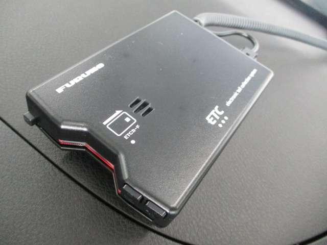 【ＥＴＣ車載器】高速道路の料金所もノンストレスでスムーズに通過できるＥＴＣ。