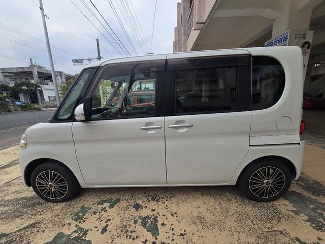 タント Ｘリミテッド　本土仕入れ車両　スマートキー　社外１４インチアルミホイール　左側電動スライドドア（5枚目）
