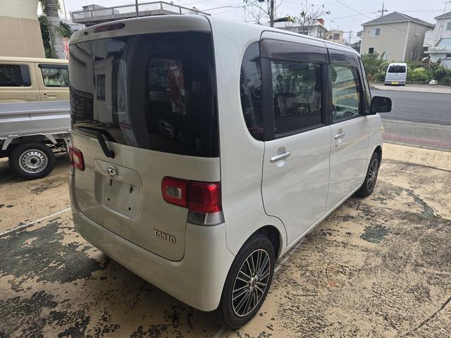 タント Ｘリミテッド　本土仕入れ車両　スマートキー　社外１４インチアルミホイール　左側電動スライドドア（8枚目）