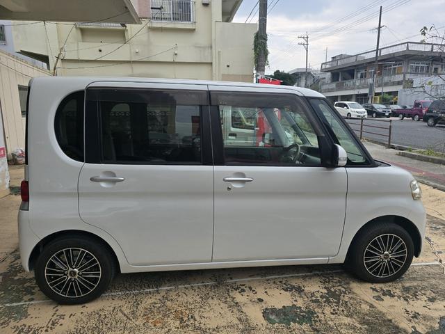 タント Ｘリミテッド　本土仕入れ車両　スマートキー　社外１４インチアルミホイール　左側電動スライドドア（9枚目）