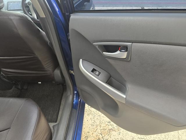 プリウス Ｓ　本土仕入れ車両　フルセグＴＶ・ナビ　Ｂｌｕｅｔｏｏｔｈ接続　ＥＴＣ　　バックカメラ（31枚目）