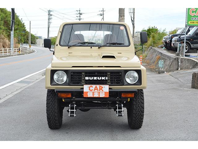 内装もヴィンテージシートカバー取付て、天張り張り替えてとても綺麗に仕上がっています。